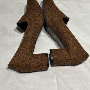 SHEIN Brown Block Heel Shoes